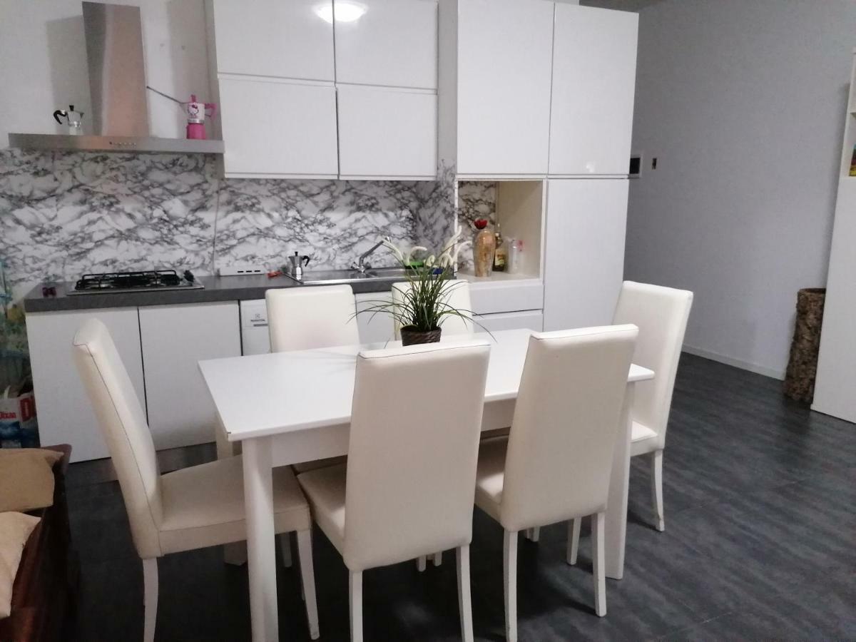 ホテル Casa Nuccia 2 ミラノ エクステリア 写真
